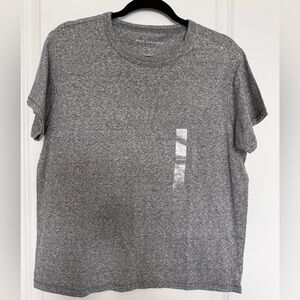 Free Assembly Gray Short Sleeve Tee Size L